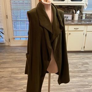 Green fleece long vest